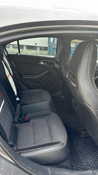 Mercedes-Benz A180 10 of 15