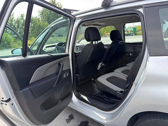 Citroen Grand C4 Picasso 28 of 30