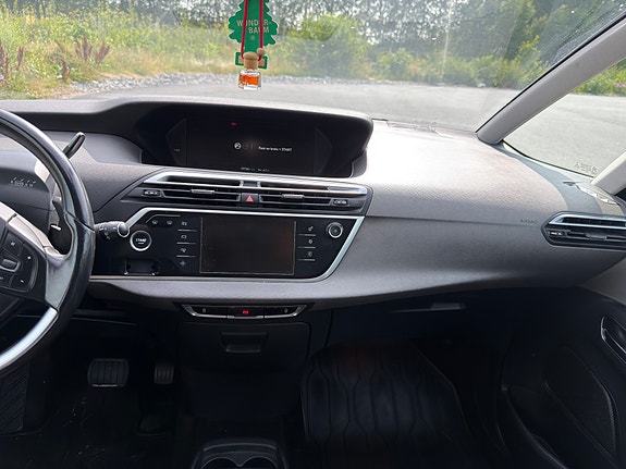 Citroen Grand C4 Picasso 24 of 30