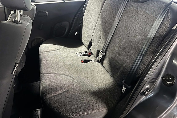 Nissan Micra 21 of 23