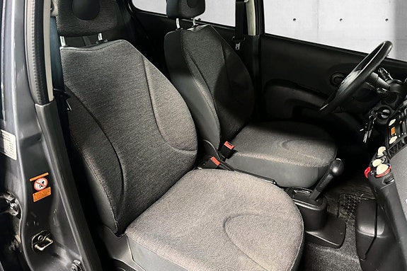 Nissan Micra 19 of 23