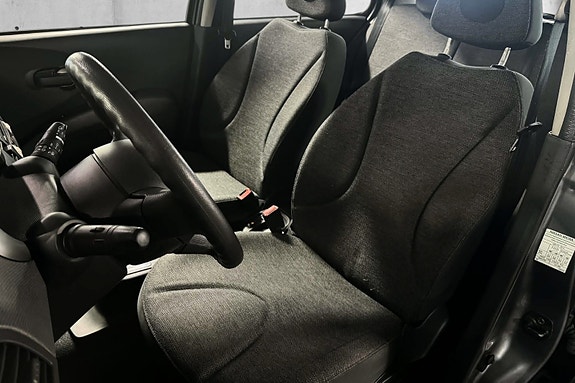 Nissan Micra 18 of 23