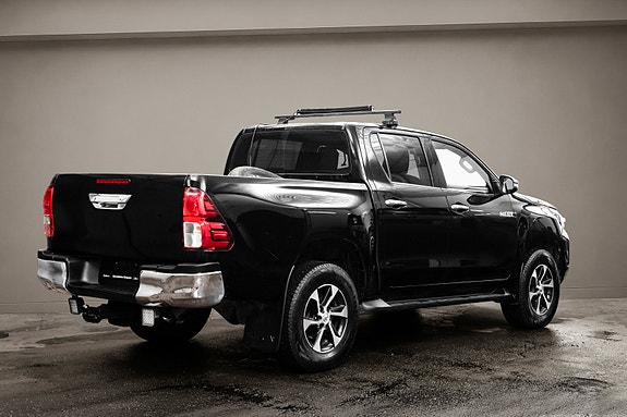 Toyota HiLux 4 of 30