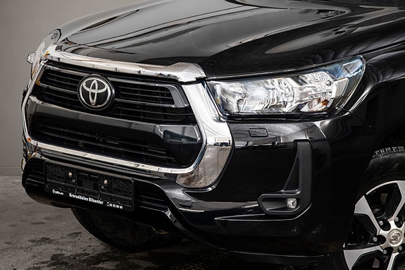 Toyota HiLux 7 of 30