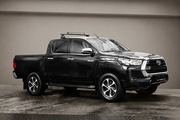Toyota HiLux 3 of 30