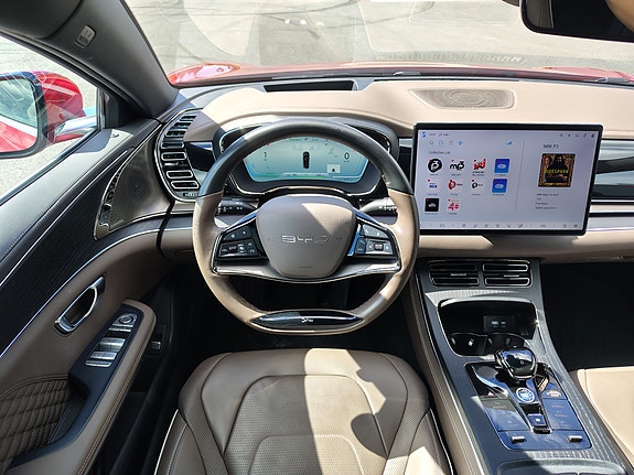 BYD Han 16 of 24