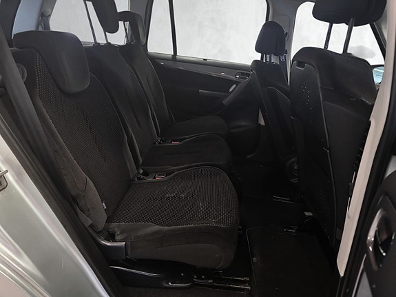 Citroen C4 Picasso 16 of 20