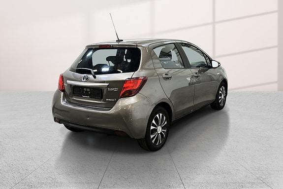 Toyota Yaris 6 of 12