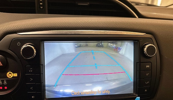Toyota Yaris 10 of 12
