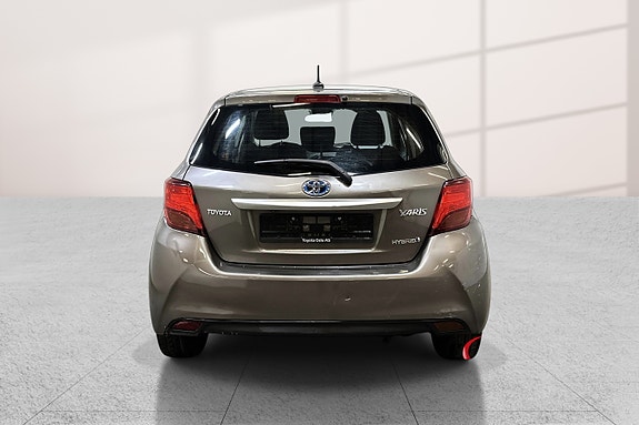 Toyota Yaris 5 of 12