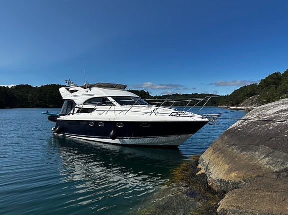 Fairline Phantom 38 2 of 5