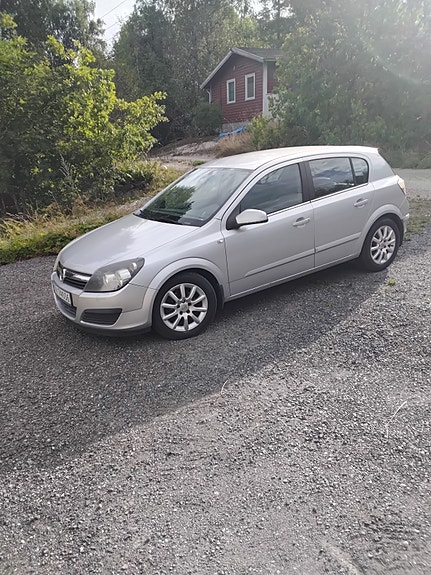 Opel Astra 2 of 2