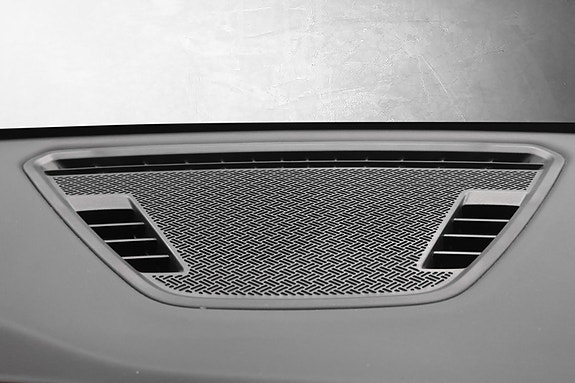BMW iX2 25 of 29