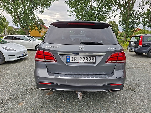 Mercedes-Benz GLE500 e 4 of 5
