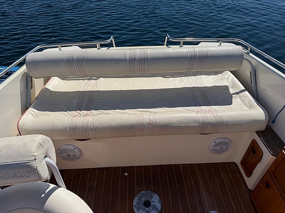 Nor-Dan 610 med Volvo Penta 200 hk og stor båthenger 8 of 15