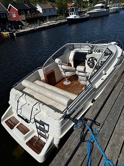 Nor-Dan 610 med Volvo Penta 200 hk og stor båthenger 4 of 15