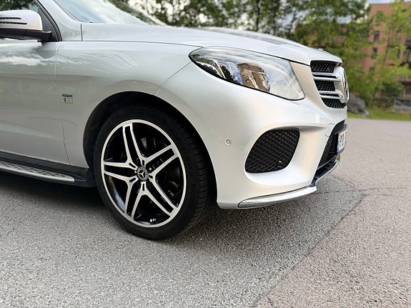 Mercedes-Benz GLE500 e 4 of 5
