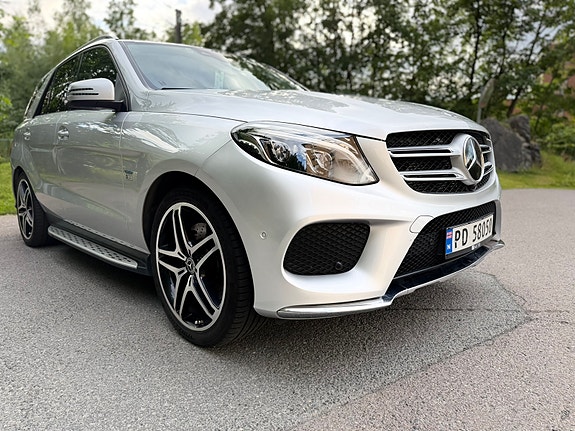 Mercedes-Benz GLE500 e 5 of 5