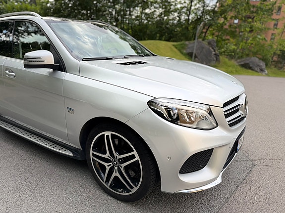 Mercedes-Benz GLE500 e 3 of 5