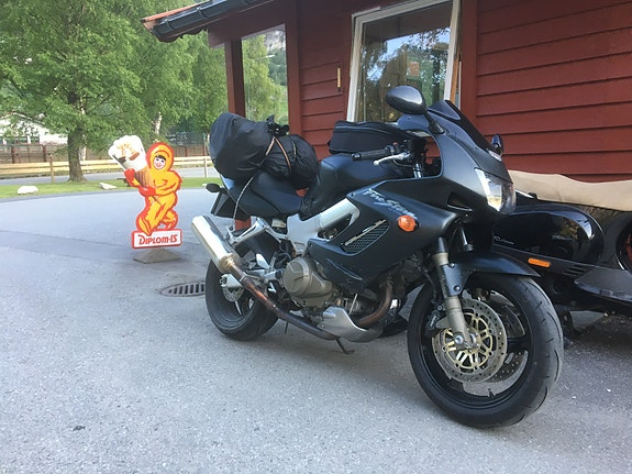 Honda VTR 1000 Firestorm 7 of 12