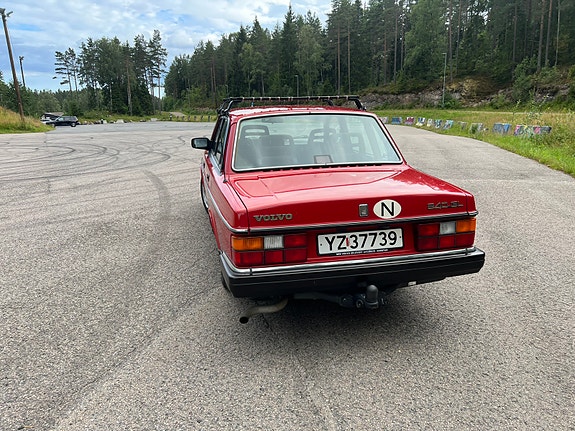 Volvo 240 5 of 5