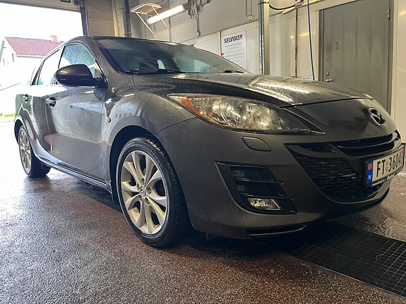 Mazda 3 3 of 5