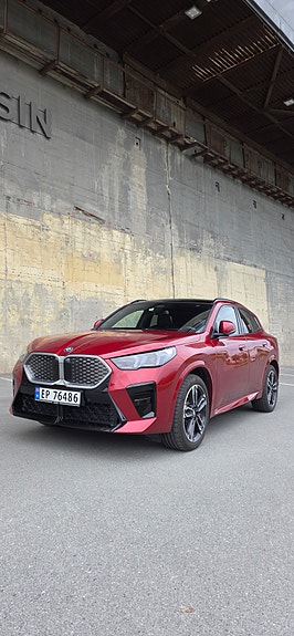 BMW iX2 2 of 19
