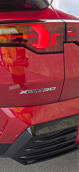 BMW iX2 14 of 19