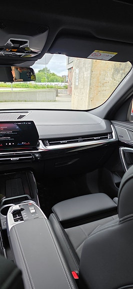 BMW iX2 11 of 19
