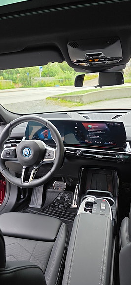 BMW iX2 9 of 19