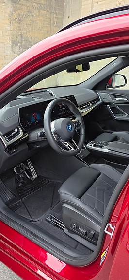 BMW iX2 10 of 19