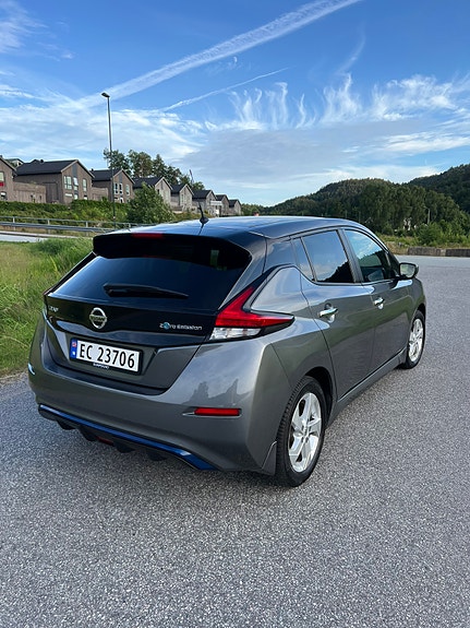 Nissan Leaf 4 of 5