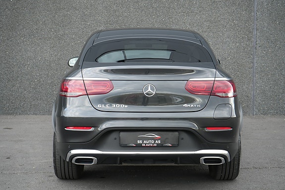 Mercedes-Benz GLC300 e 10 of 30