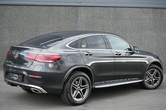 Mercedes-Benz GLC300 e 8 of 30