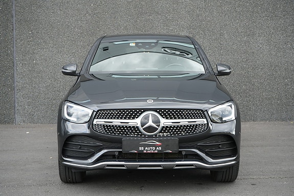 Mercedes-Benz GLC300 e 2 of 30