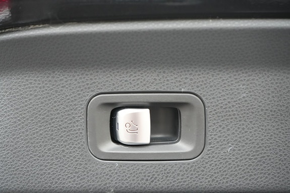 Mercedes-Benz GLC300 e 15 of 30