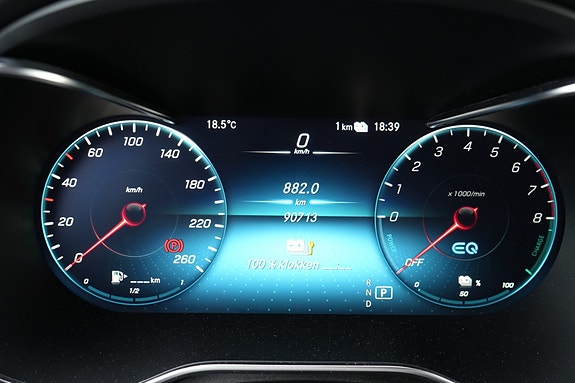 Mercedes-Benz GLC300 e 22 of 30