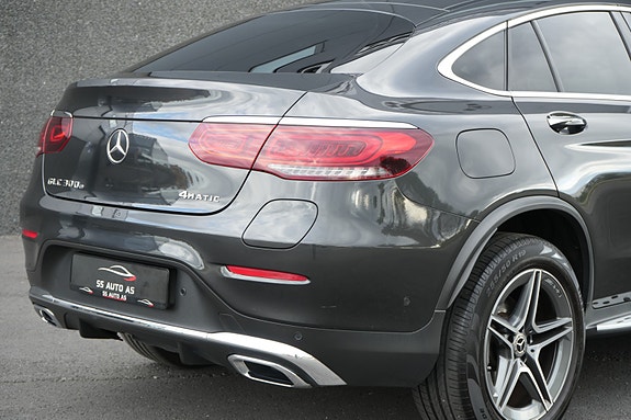 Mercedes-Benz GLC300 e 9 of 30
