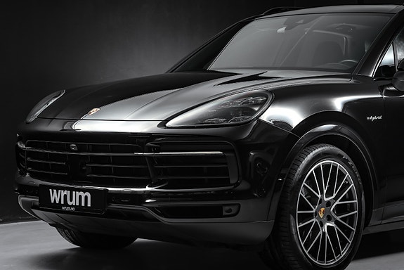 Porsche Cayenne 5 of 30