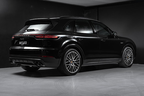 Porsche Cayenne 11 of 30