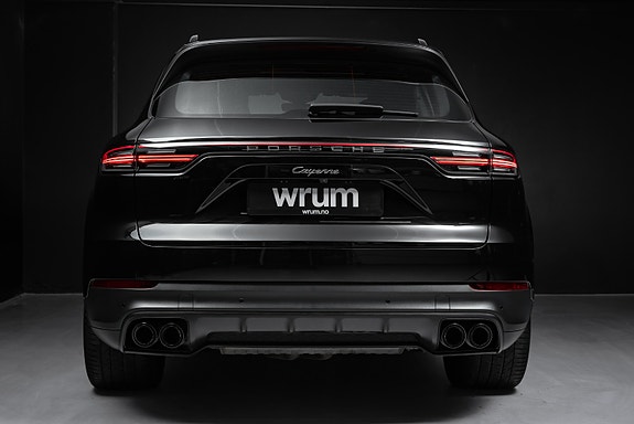 Porsche Cayenne 16 of 30