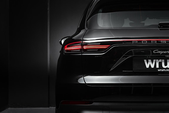 Porsche Cayenne 17 of 30