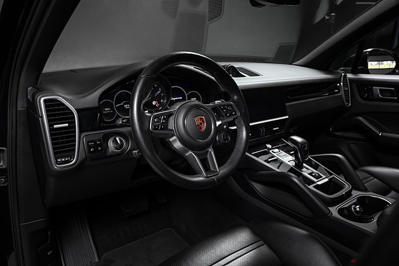 Porsche Cayenne 30 of 30