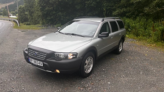 Volvo XC70 2 of 5
