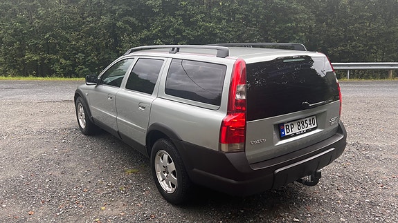 Volvo XC70 4 of 5