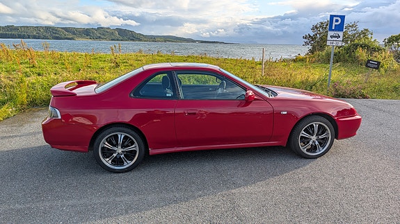 Honda Prelude 2 of 5