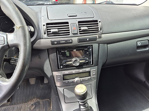 Toyota Avensis 12 of 13