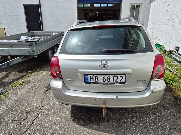 Toyota Avensis 10 of 13