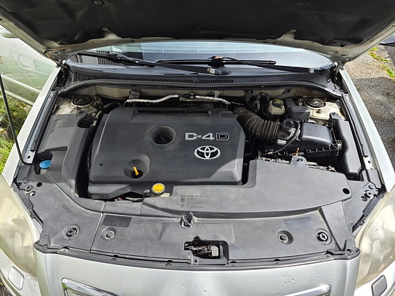 Toyota Avensis 5 of 13