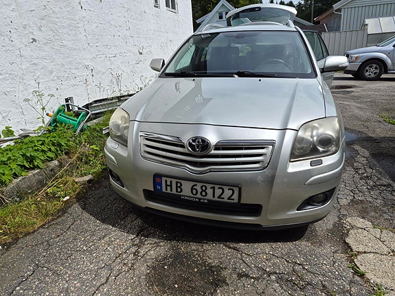 Toyota Avensis 4 of 13